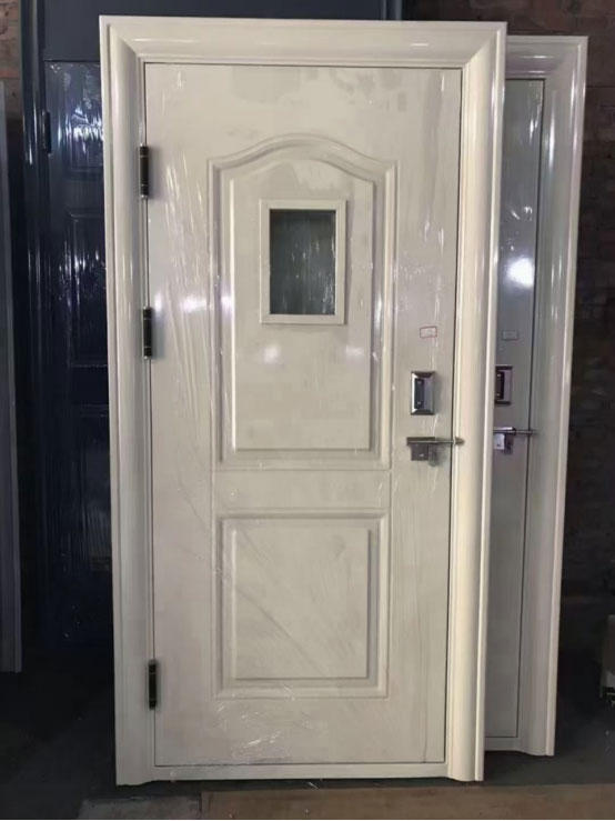 红寺堡学校教室门