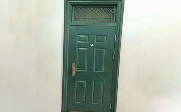 红寺堡学校教室门